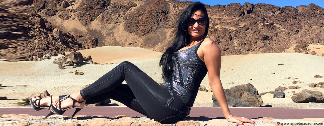 ANGELA CAVAGNA - OFFICIAL WEBSITE - HOME